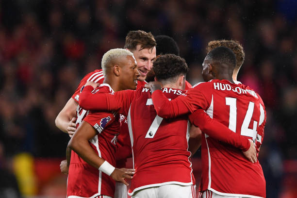 尽管它的易 尽管它的易